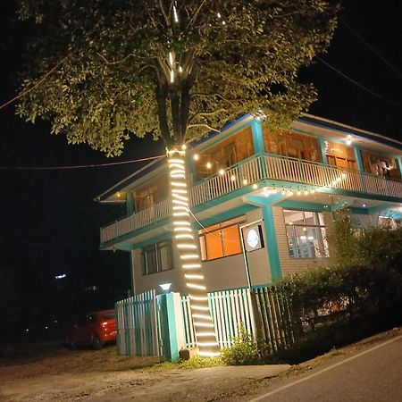 The Hood Bīr Exterior foto