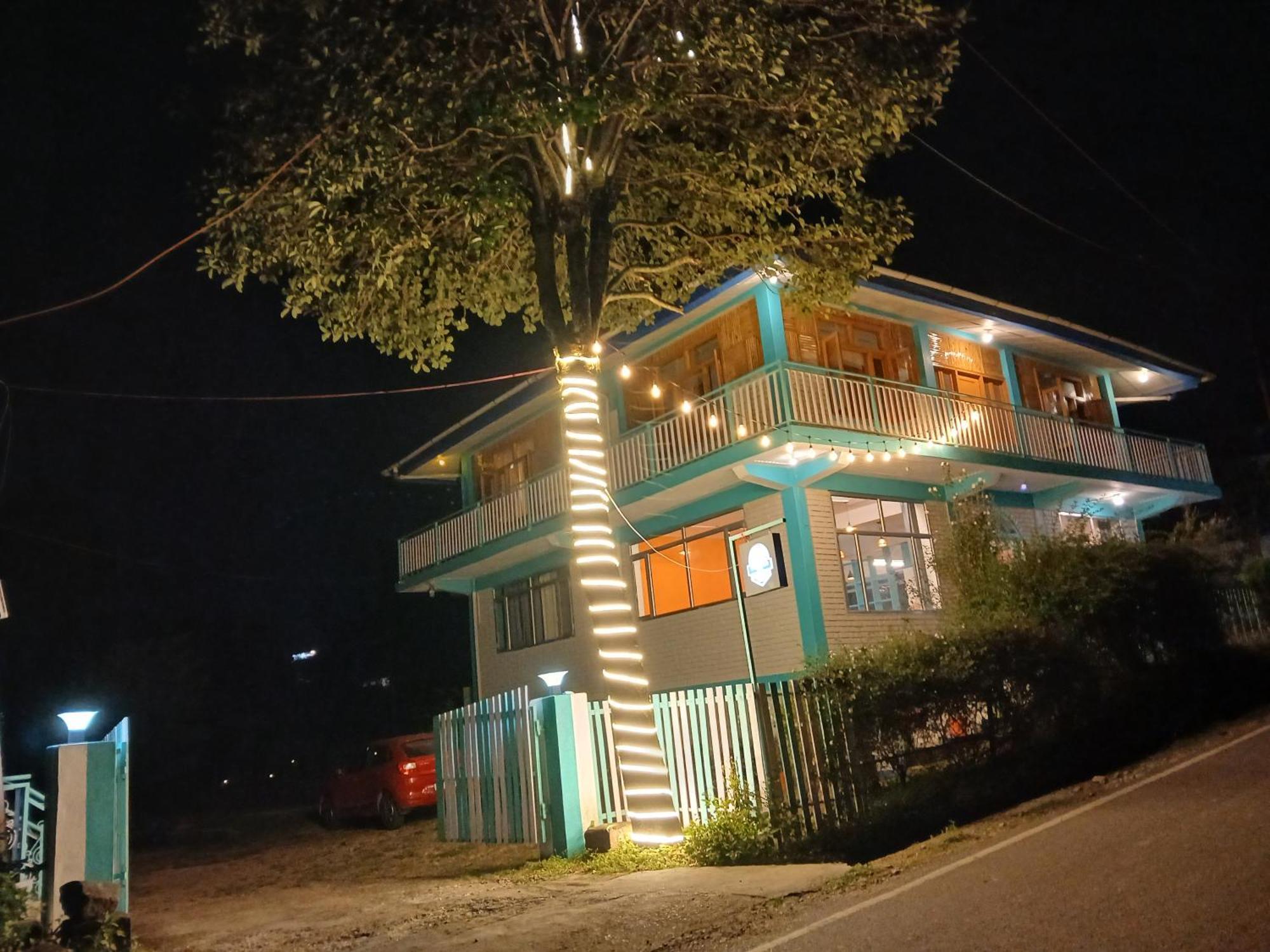 The Hood Bīr Exterior foto